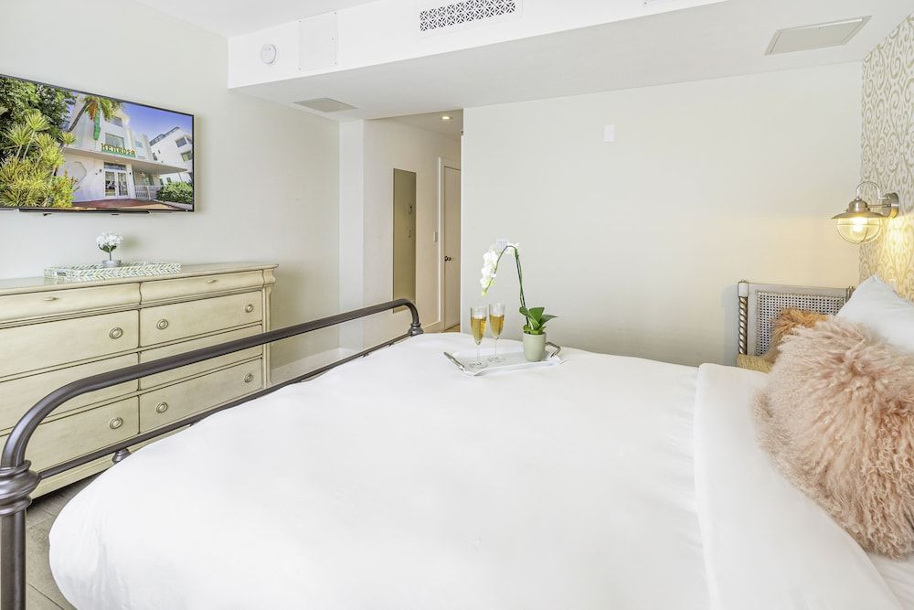 Henrosa Hotel Classic Room, 1 Queen Bed 5