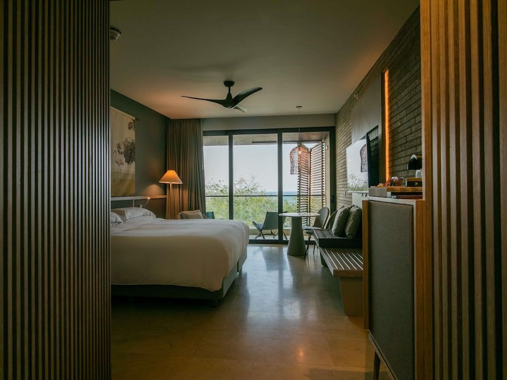 Superior Room, 1 King Bed, Oceanfront