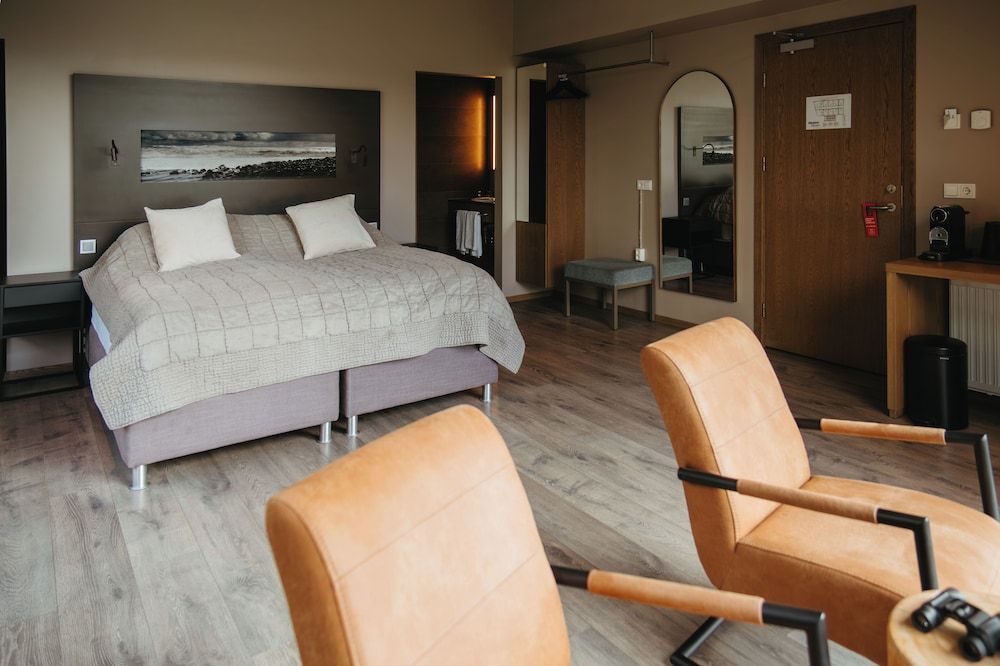 Hotel Vík í Mýrdal Deluxe Double or Twin Room, Ocean View 3
