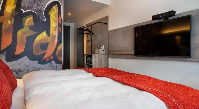 undefined Holiday Inn - the niu, Hide Berlin Friedrichshain by IHG 8
