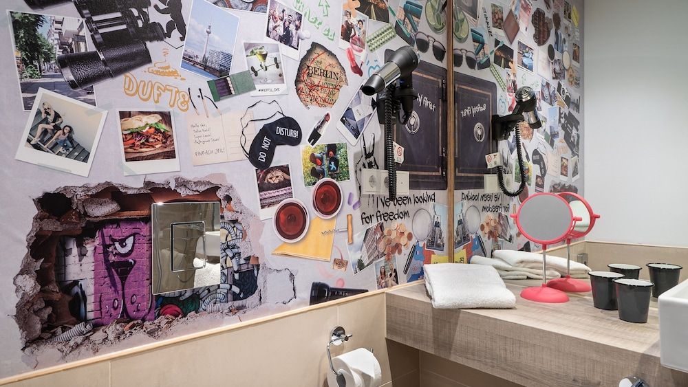 undefined Holiday Inn - the niu, Hide Berlin Friedrichshain by IHG 9