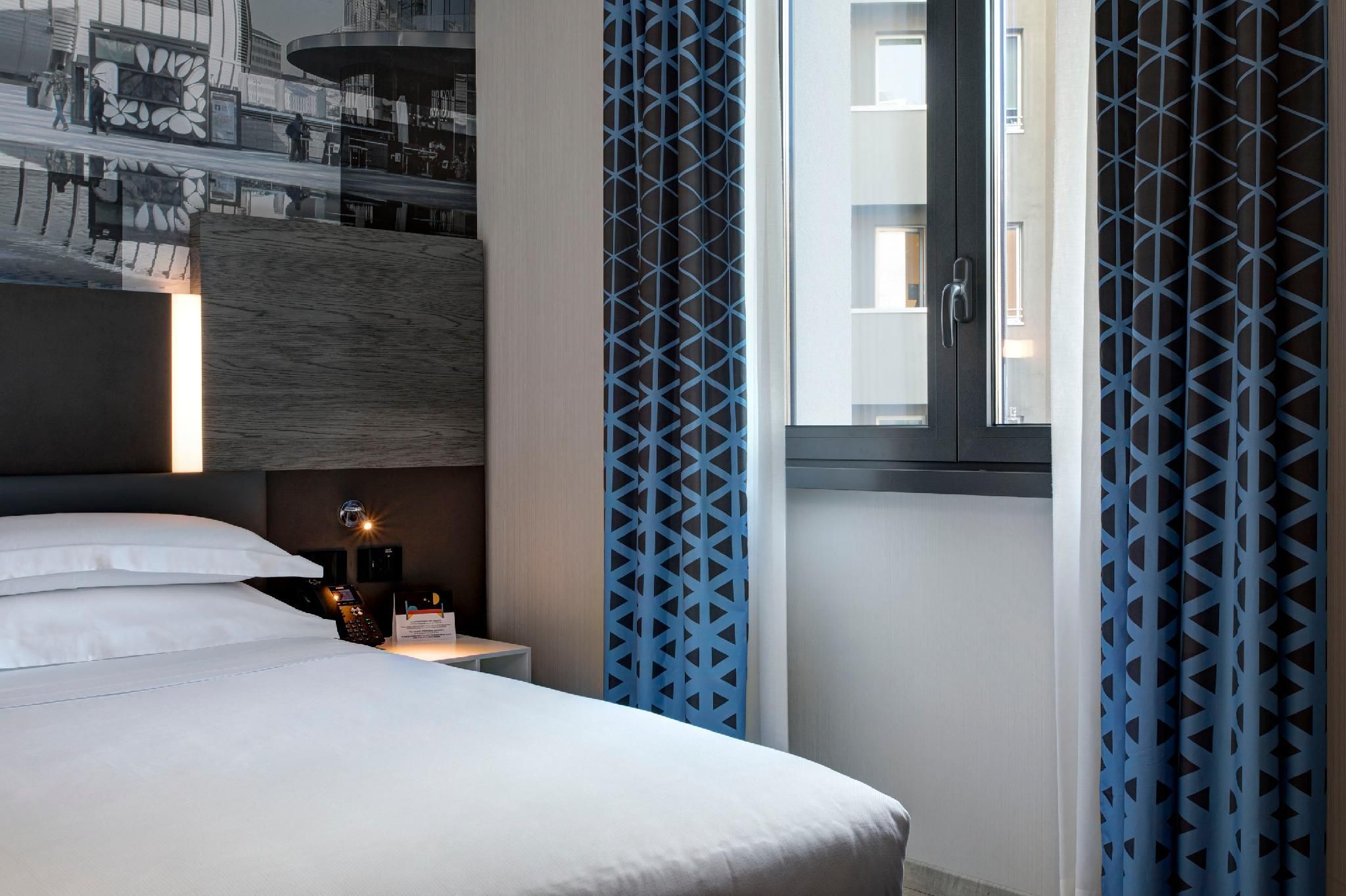 undefined iQ Hotel Milano 3
