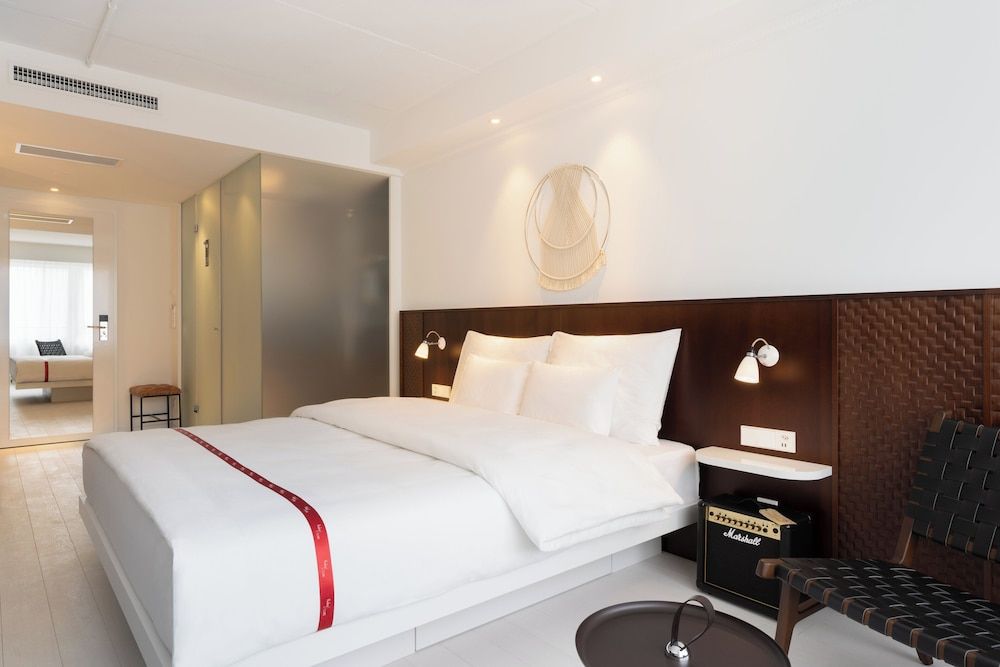 undefined Ruby Claire Hotel Geneva 10