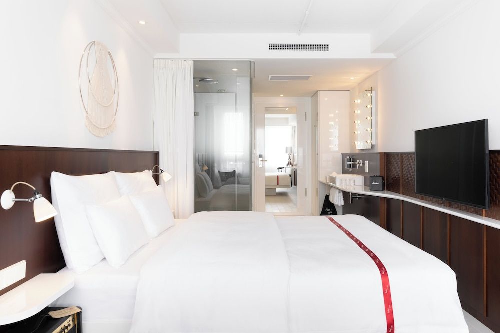 Ruby Claire Hotel Geneva Lovely Room 2