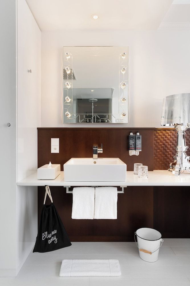 Ruby Claire Hotel Geneva Cosy Room 5