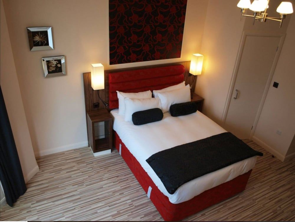 Simply Rooms & Suites Classic Double Room 5