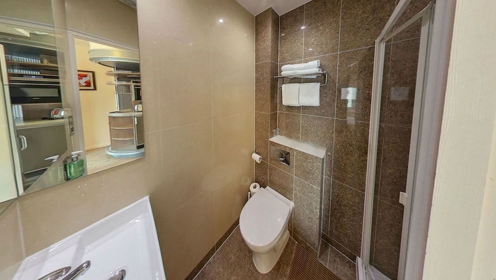 Simply Rooms & Suites Classic Double Room 12