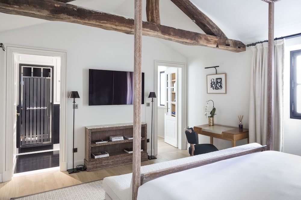 undefined J.K. Place Paris 9