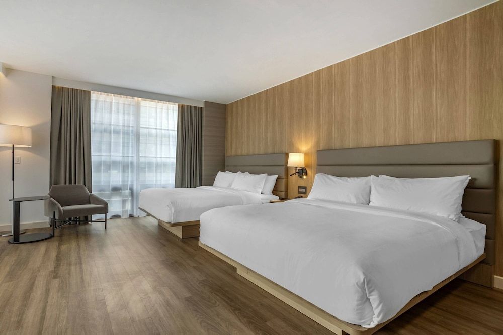 Room, 2 Queen Beds, Corner