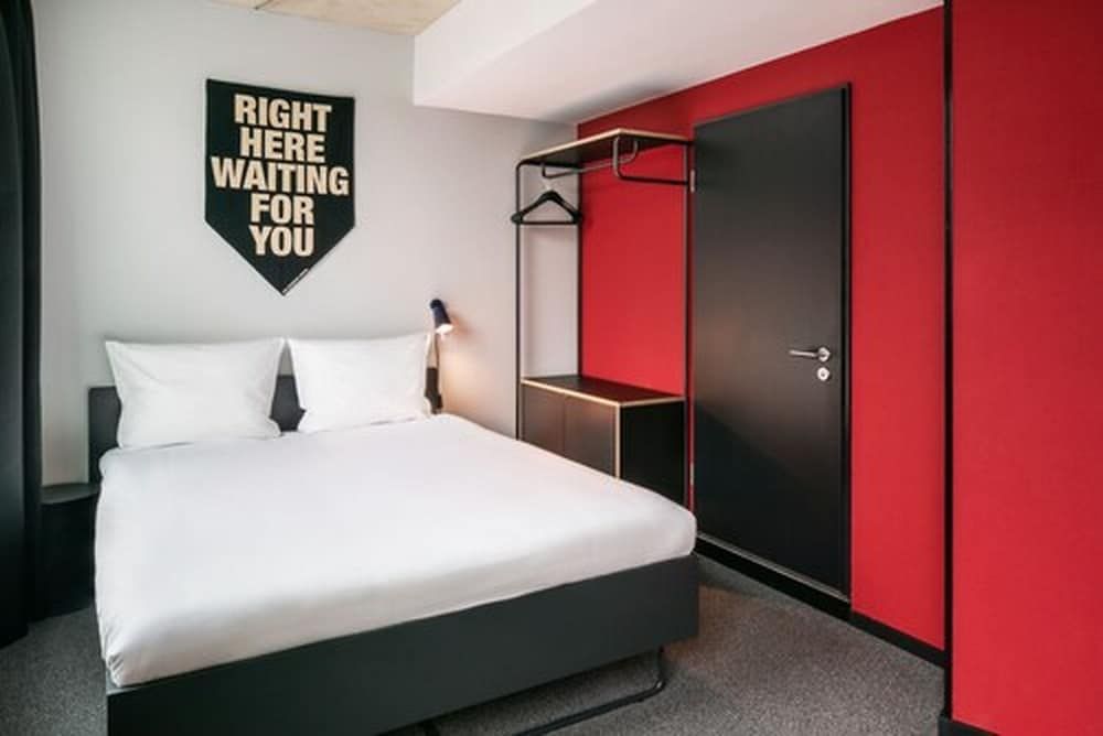 The Social Hub Berlin Standard Room 4
