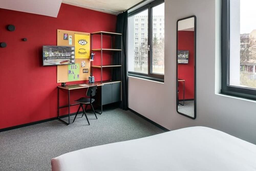 The Social Hub Berlin Standard Room 9