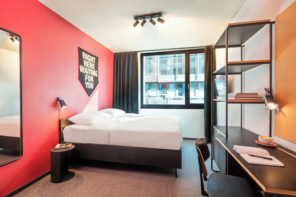 The Social Hub Berlin Standard Room 2
