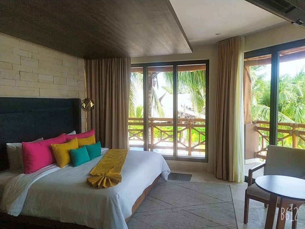 Hotel Beló Isla Mujeres - All Inclusive - Sargassum Free Luxury Junior Suite King Bed 4