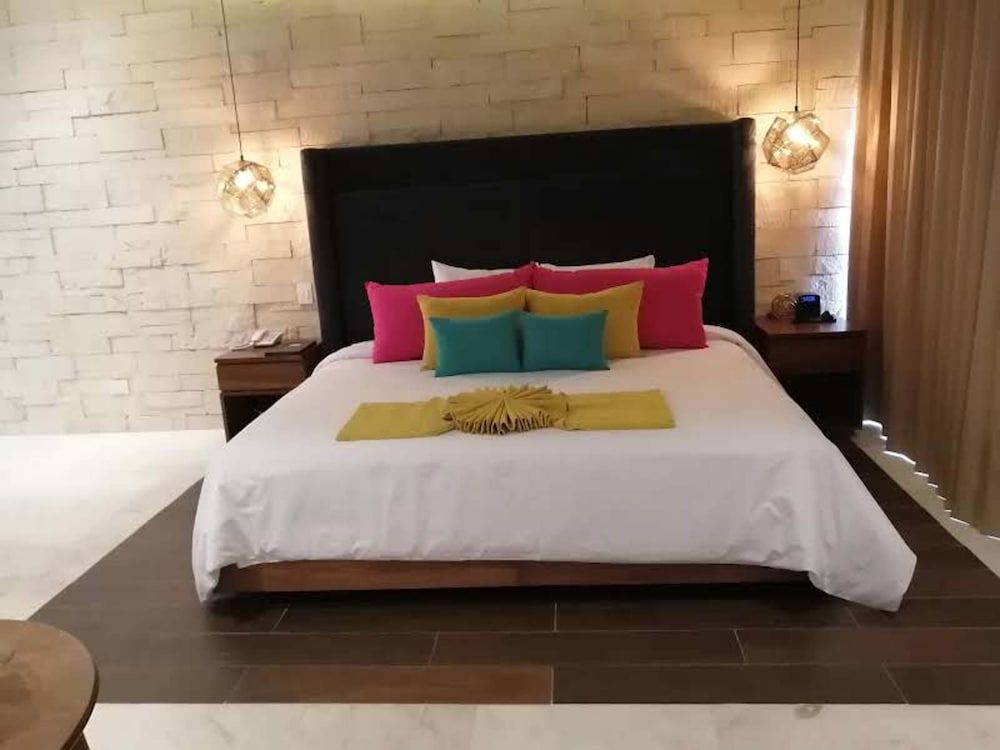 Hotel Beló Isla Mujeres - All Inclusive - Sargassum Free Luxury Junior Suite King Bed 7