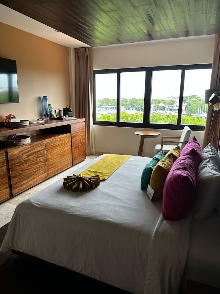 Hotel Beló Isla Mujeres - All Inclusive - Sargassum Free Luxury Junior Suite King Bed 5