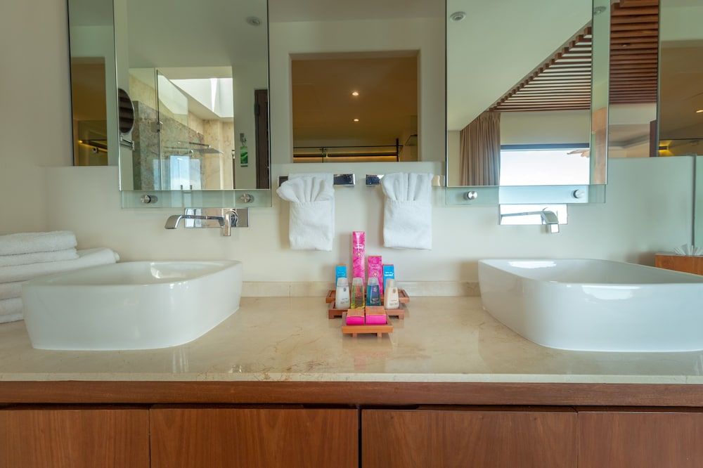 Hotel Beló Isla Mujeres - All Inclusive - Sargassum Free Belo Presidential Suite 1 King Bed Ocean View 4