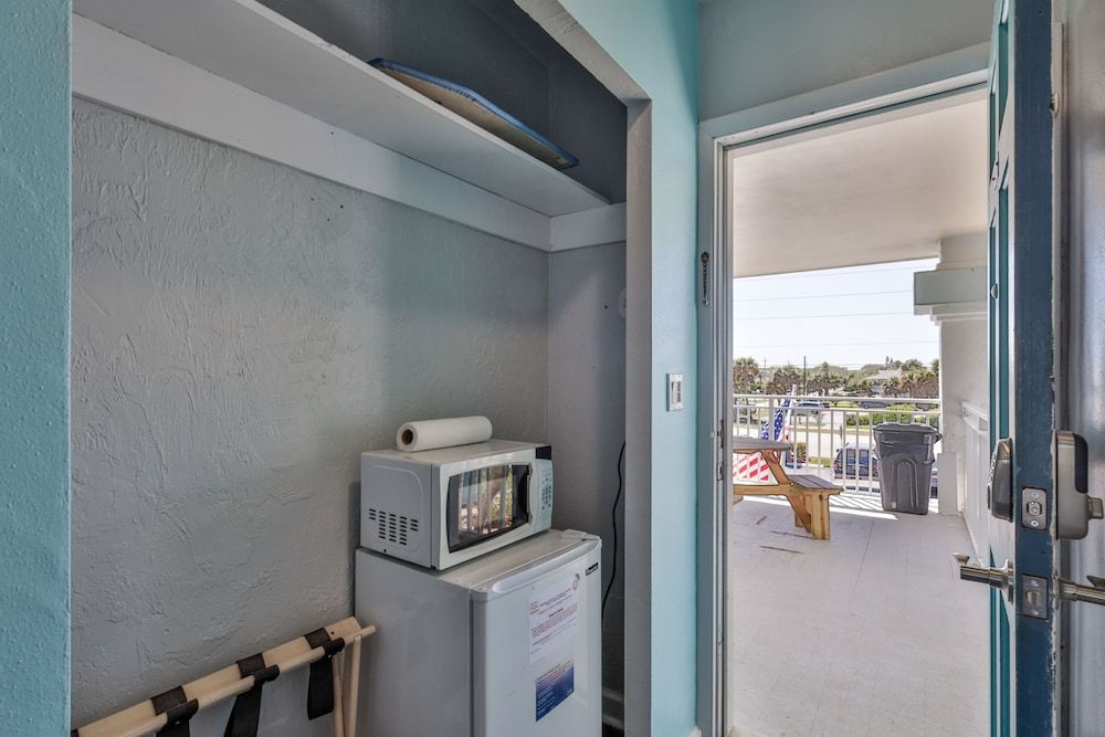 Coastal Waters Inn Classic Studio, 2 Queen Beds 7