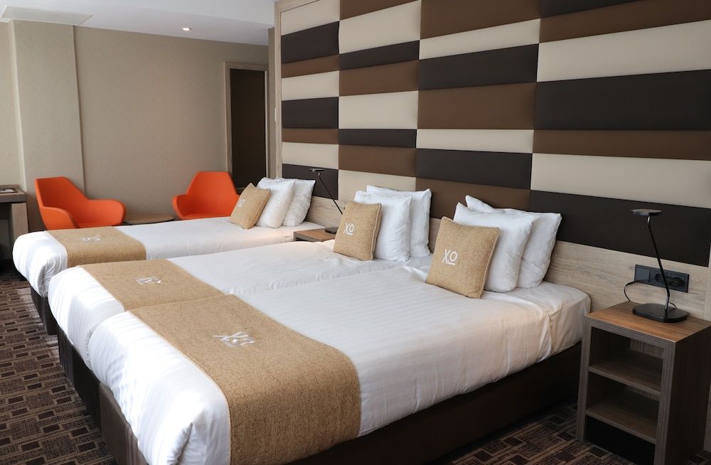 undefined XO Hotels Blue Tower 8