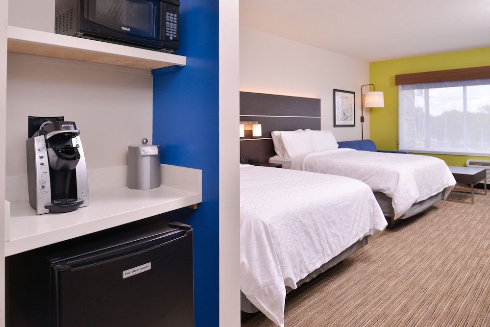 Suite, 2 Queen Beds, Accessible (Communications Accessible)