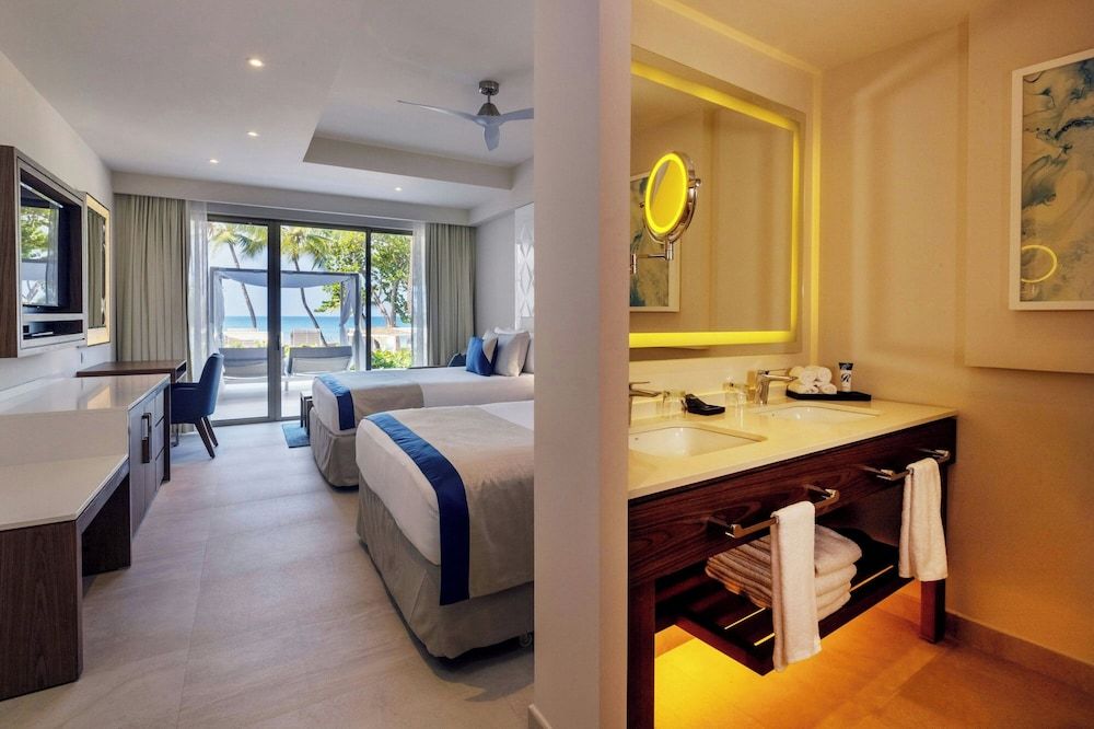 Luxury Room Beach Walkout Diamond Club