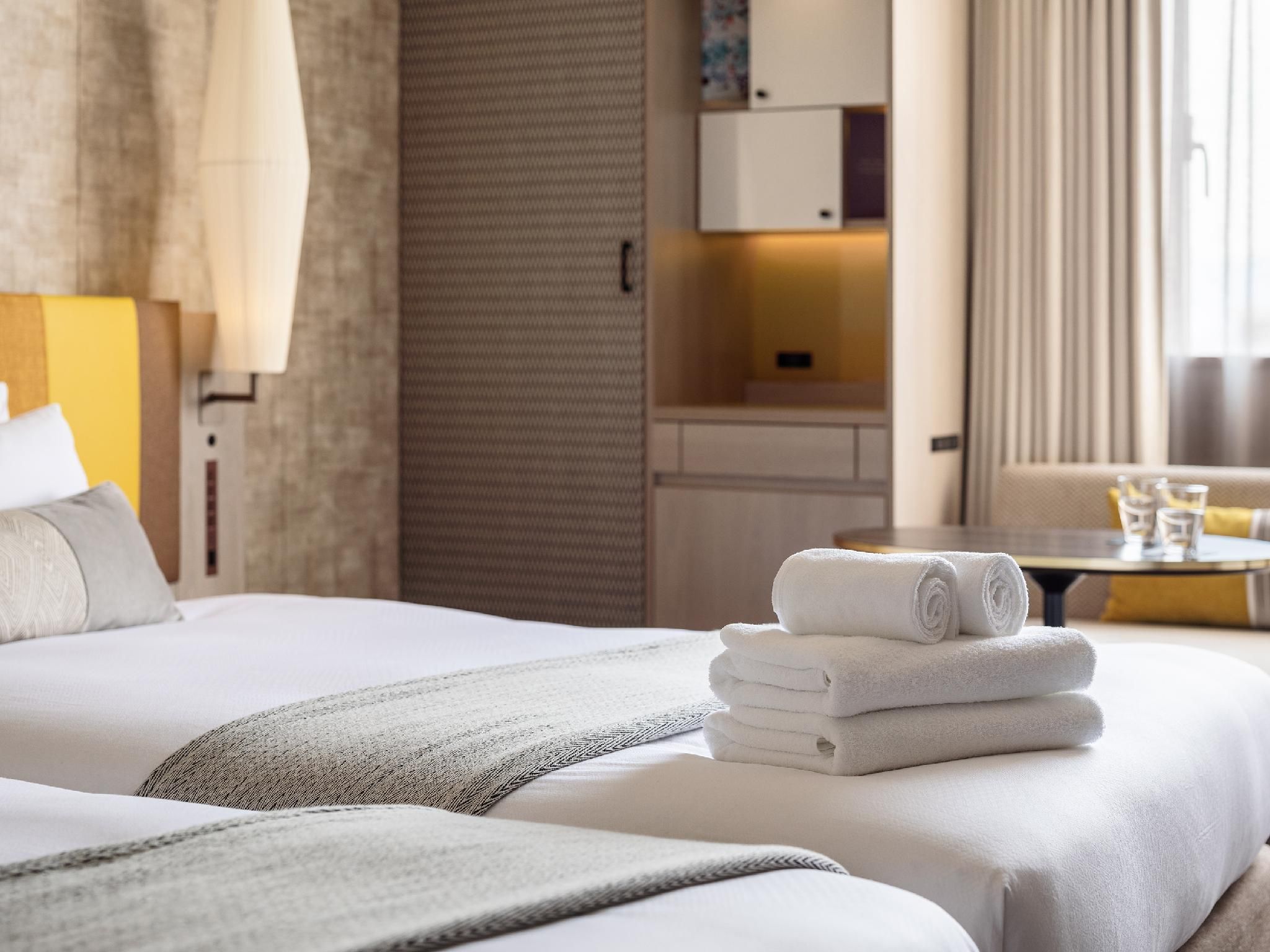 Adjoining Twin Rooms - Non-Smoking, Not Connecting Room