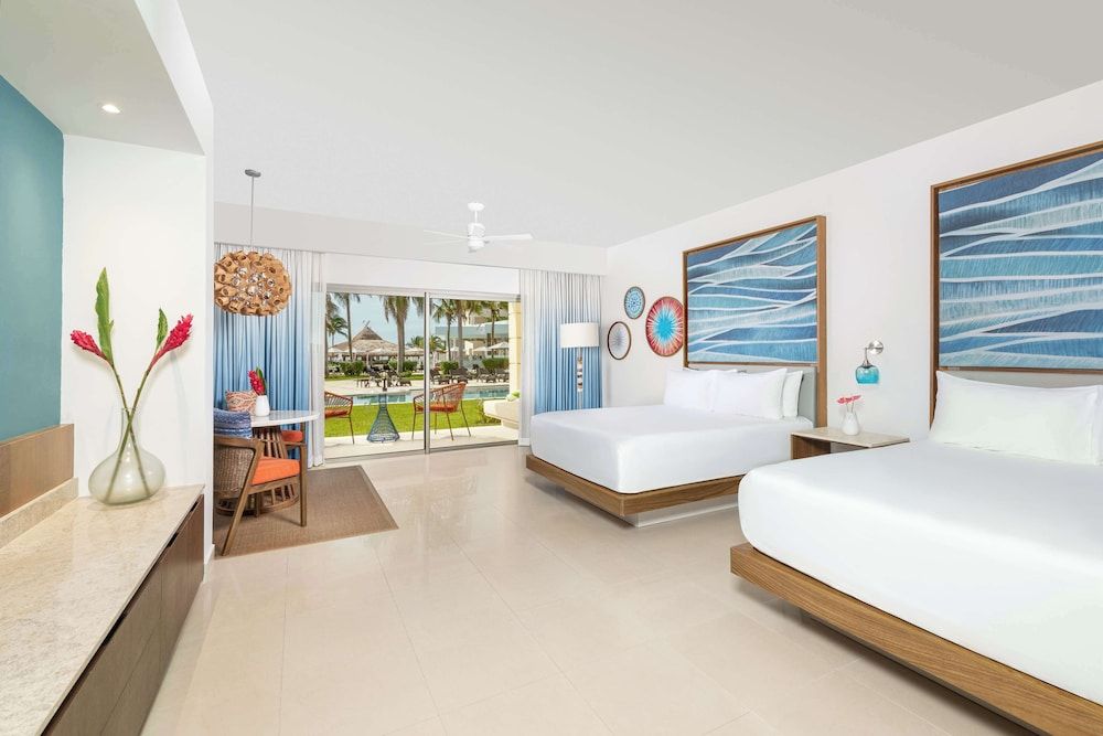 Junior Suite Pool View Double