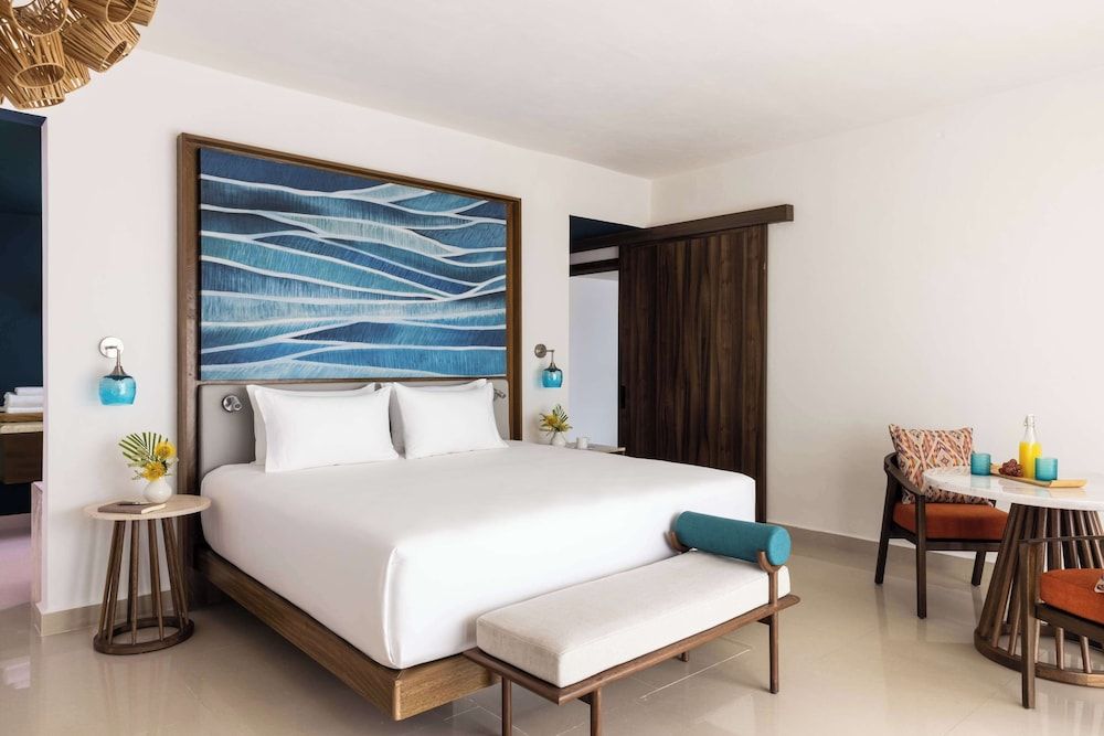Club Ocean Front Master Suite