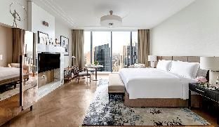 Deluxe Cityscape King Room