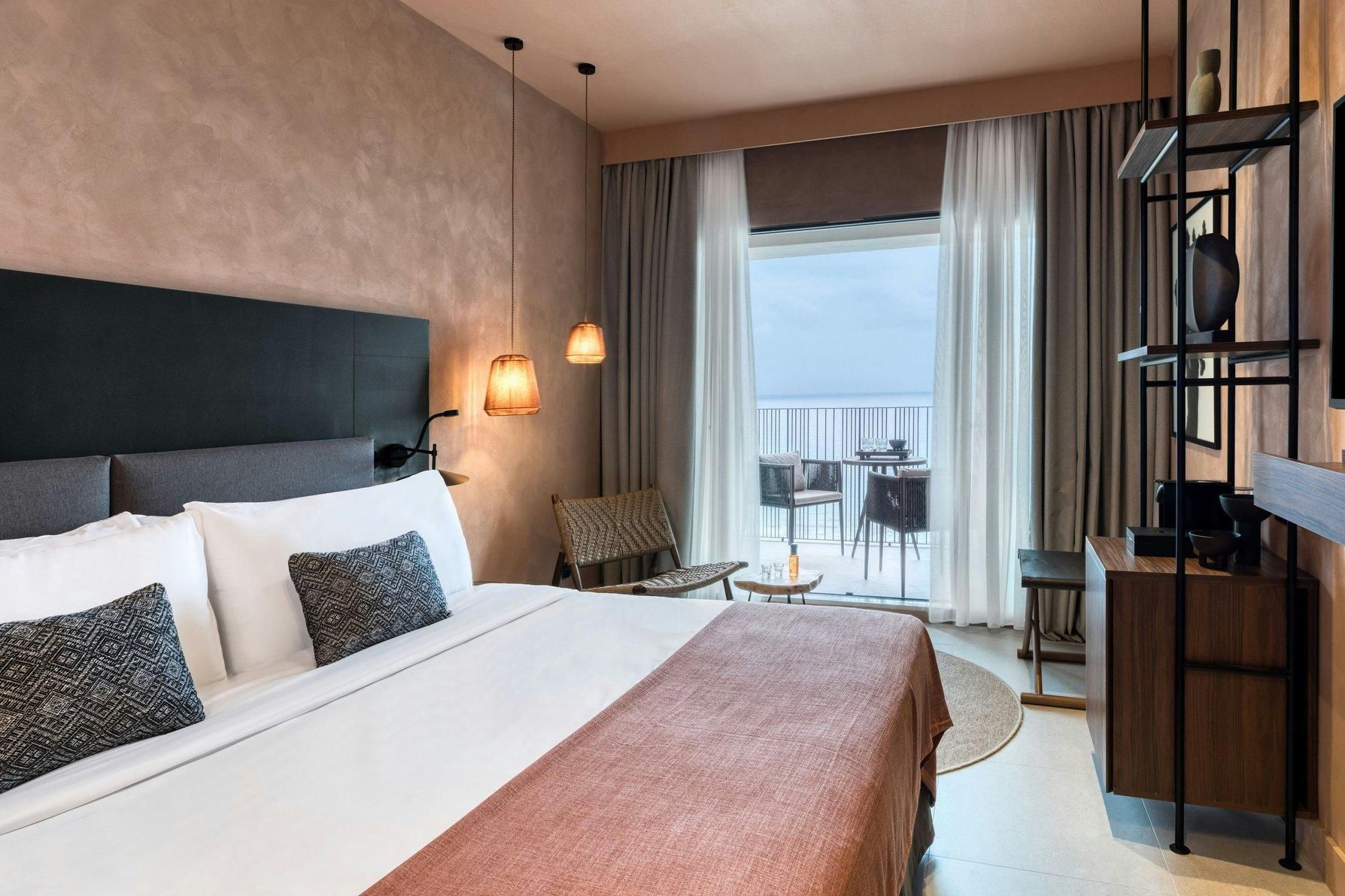 Tropical Retreat, Guest room, 1 Double, Mountain view, Balcony