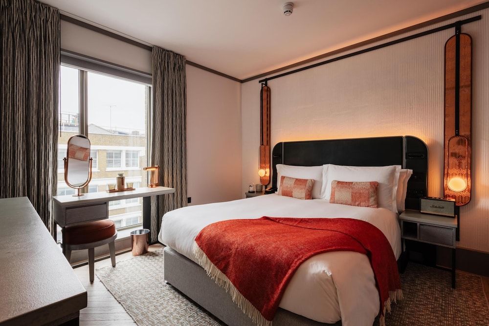 Deluxe Room, 1 Queen Bed
