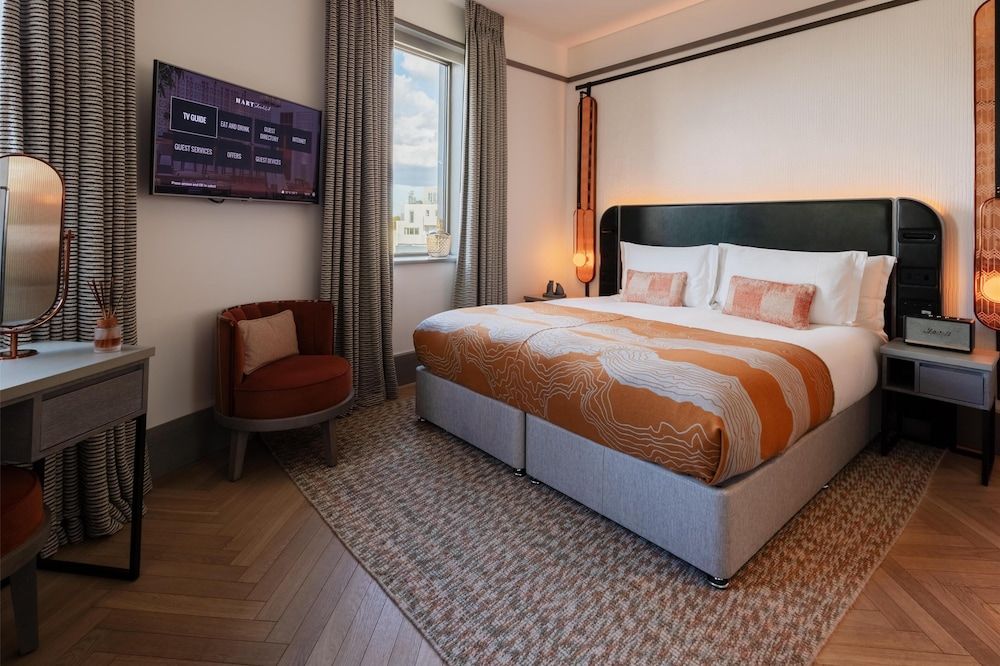 One Bedroom Suite, 1 king bed