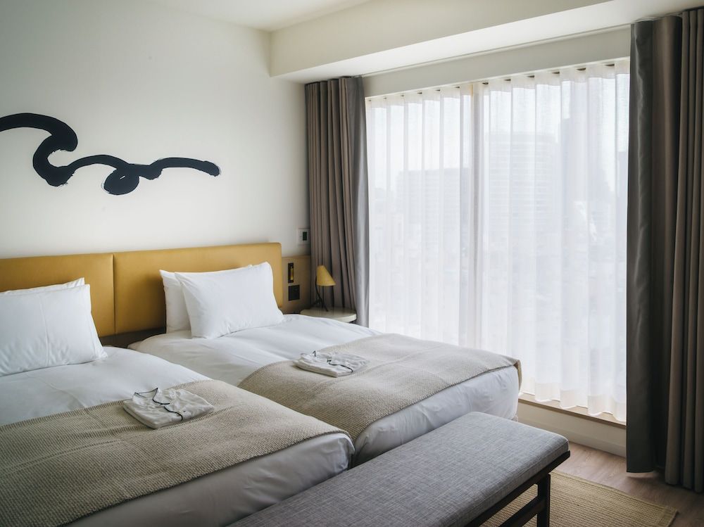 Suite, City View