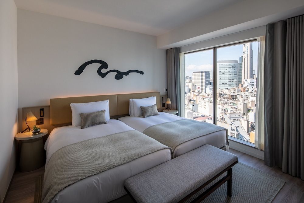 Suite, City View