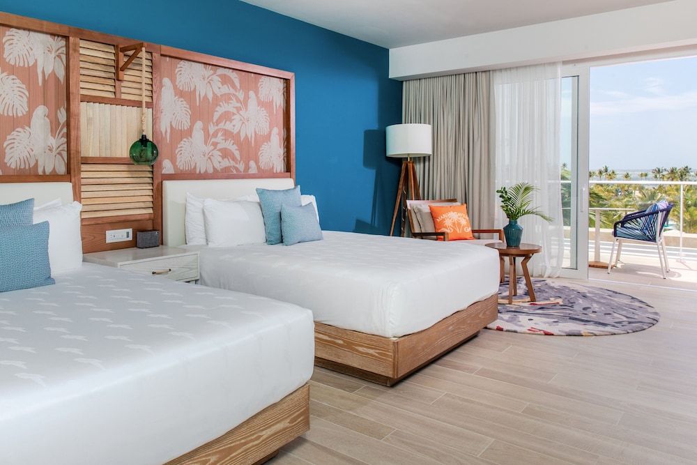 Room, 2 Queen Beds (Paradise)