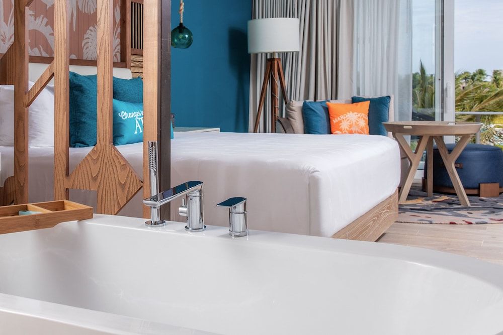 Luxury Suite (Junior)