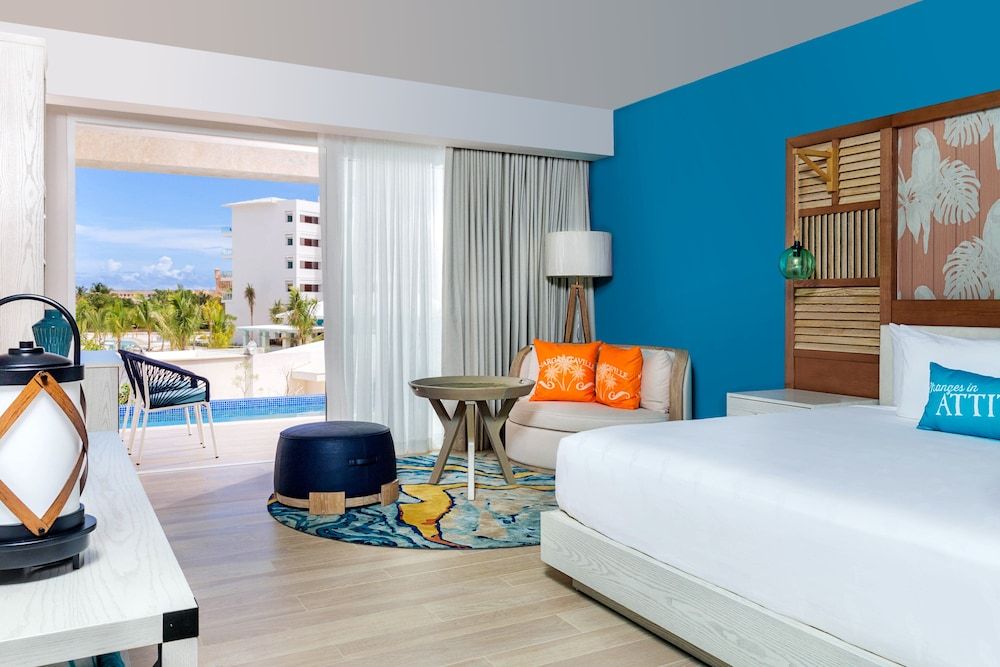 Junior Suite (SWIM-UP LUXURY)