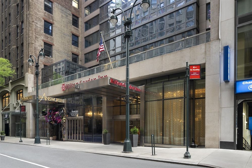 undefined Hilton Garden Inn New York/Midtown Park Ave 2