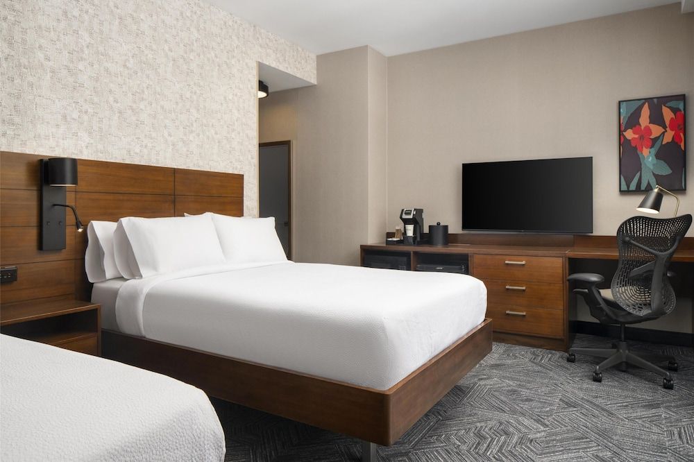 undefined Hilton Garden Inn New York/Midtown Park Ave 6