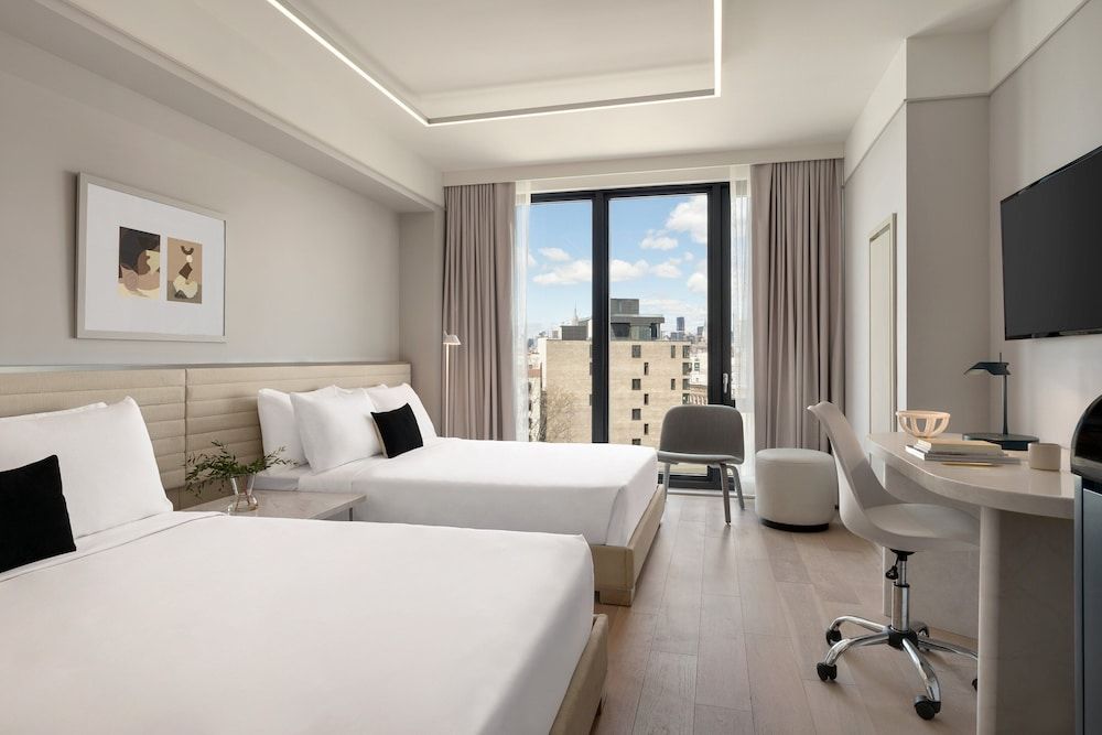 Standard Room, 2 Double Beds, Roll-in Shower (Communications Accessible)