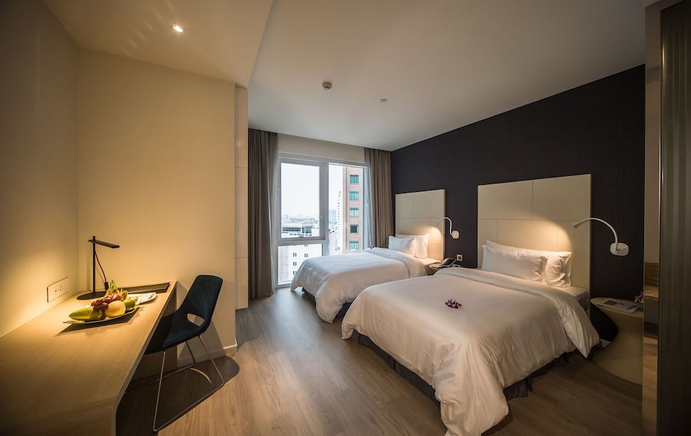 Deluxe Room (With Breakfast)