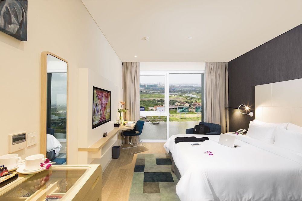 Premier Room, River View