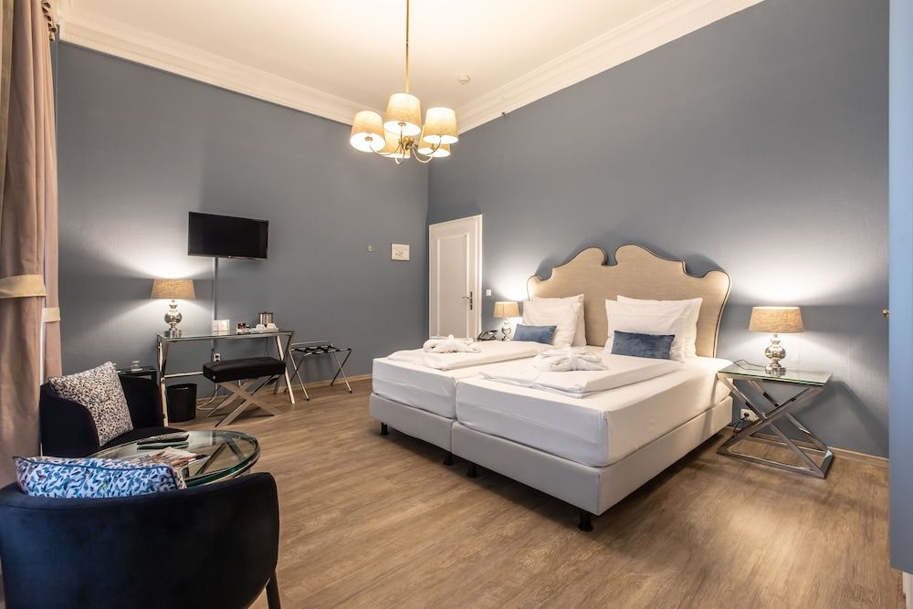Deluxe Double Room/ Twin Room