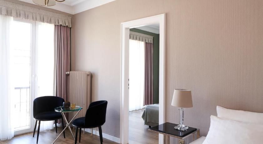 undefined Hotel Monopol 9