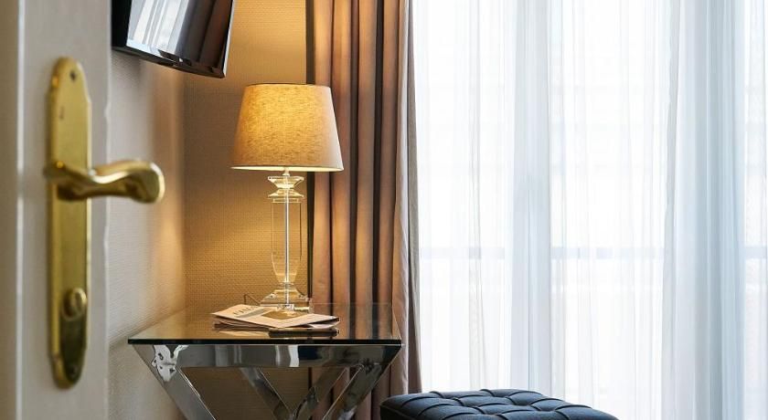 undefined Hotel Monopol 8