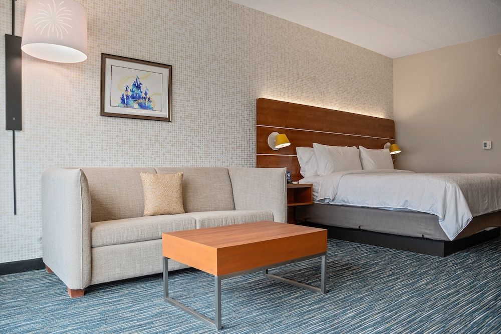 Suite, Multiple Beds, Roll-in Shower (Roll-In Shower)