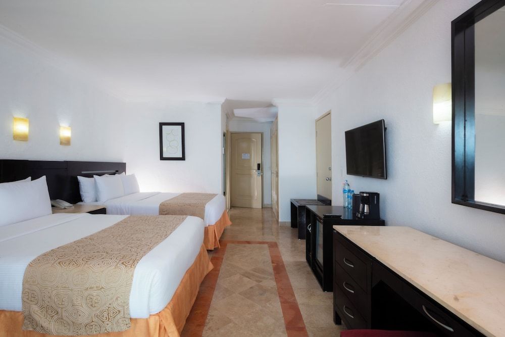 Krystal Cancun All Inclusive Standard Double Room, 2 Double Beds, City View 3