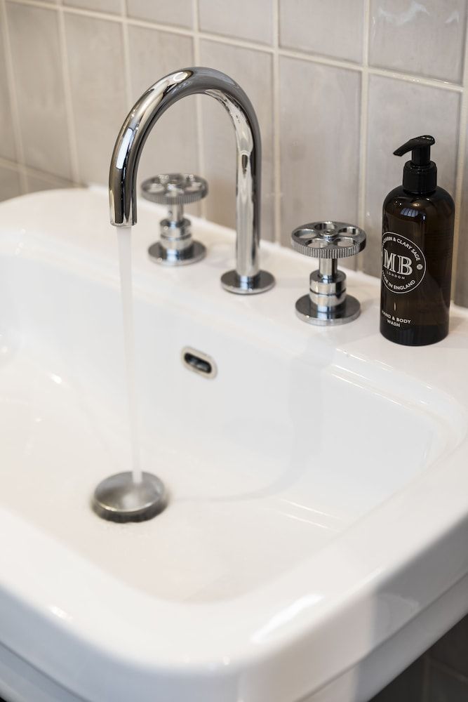 Le Grand Quartier Basic Double Room (XS Cocoon) 5