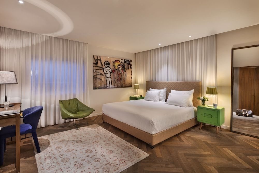 undefined Jacob Shenkin Hotel 9