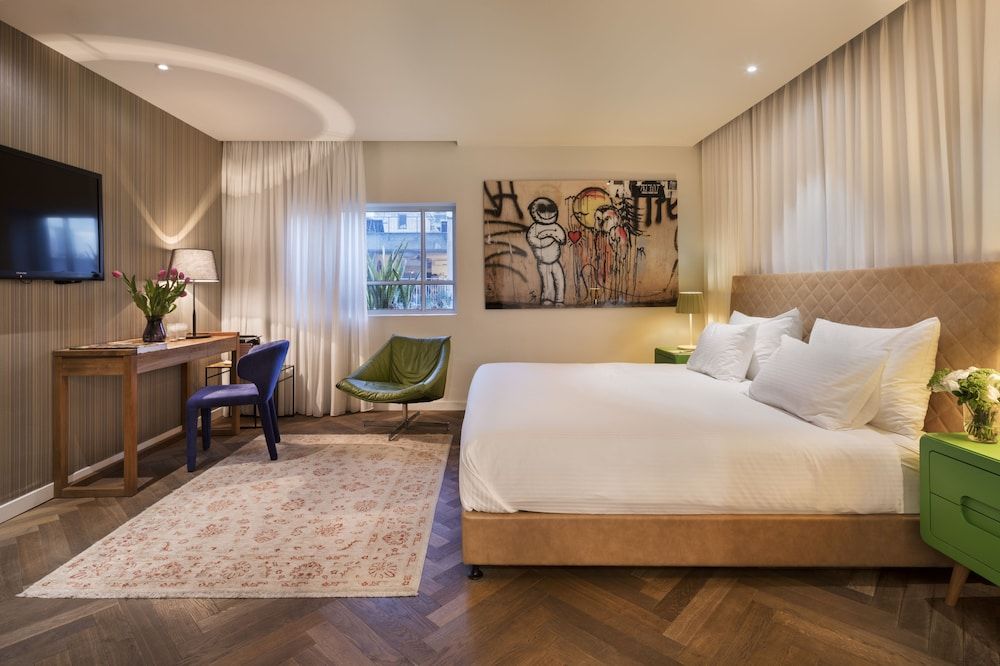 undefined Jacob Shenkin Hotel 6