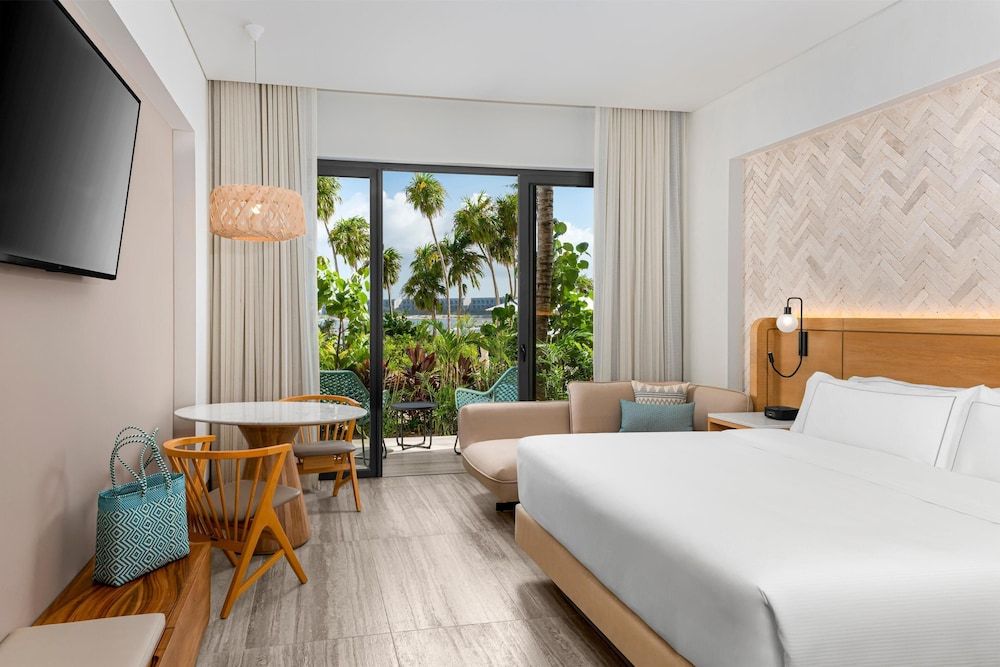 Club Room, 1 King Bed, Ocean View